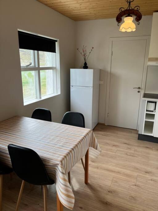 Black Valley Apartment Thoroddsstathir エクステリア 写真
