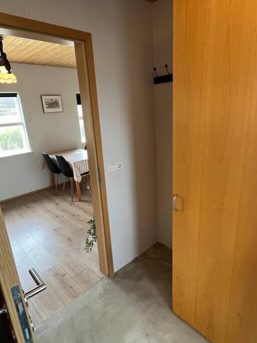 Black Valley Apartment Thoroddsstathir エクステリア 写真
